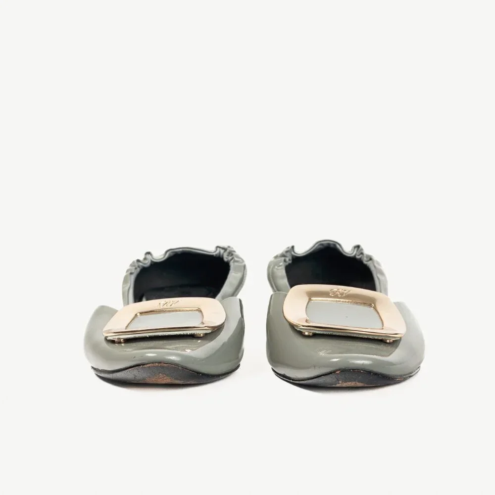 Roger Vivier Chips Grey Patent Leather Buckle Scrunch Flats - Picture 3 of 10